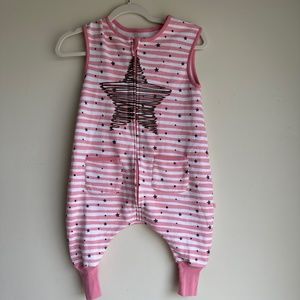 Vaenait Baby sleep sack with feet!